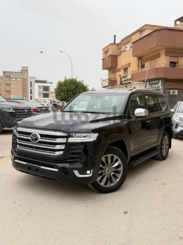 تويوتا لاندكروزر VXR 2024