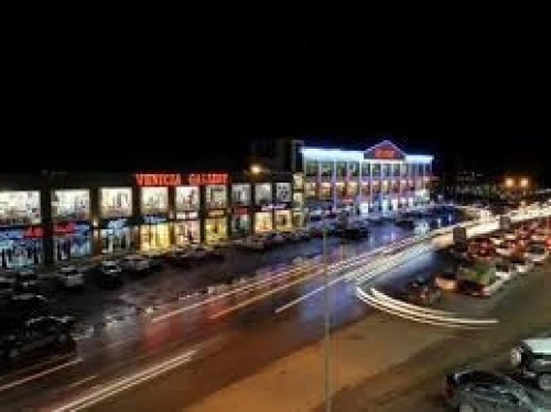 فرصة أستثمار ذهبية-شارع ڤينيسيا 🌟