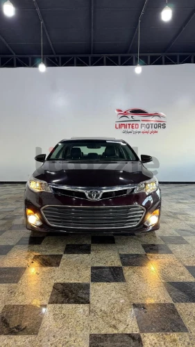 تويوتا افالون 2015