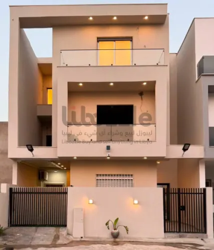 🏡 شقة بمساحات مريحة وتفاصيل مدروسة… في موقع مميز د