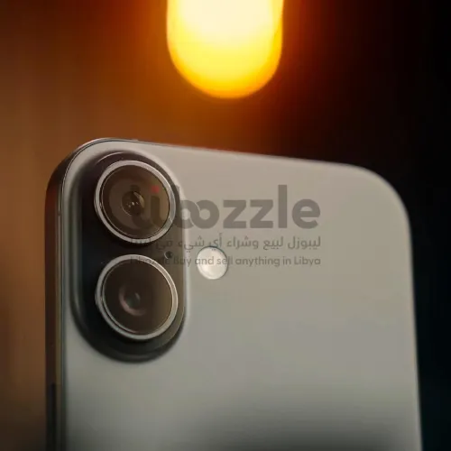 مع iPhone 16 بــلونه الأسود 🖤