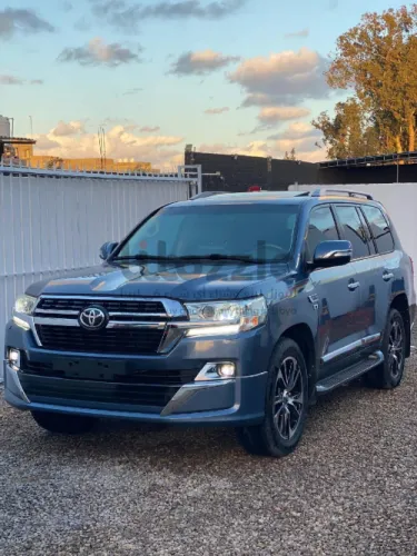 تويوتا لاندكروزر