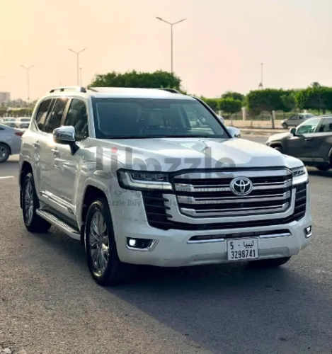 تويوتا لاندكروزر الوكيل 2023