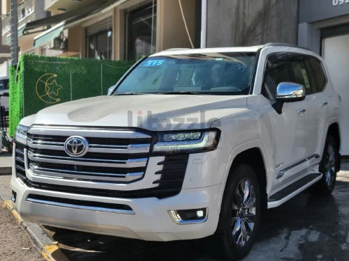 تويوتا لاندكروزر VXR1 2024