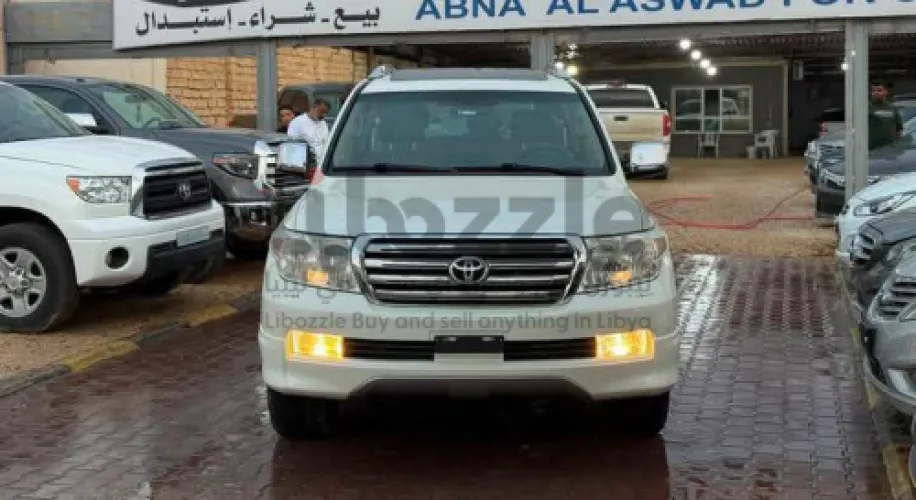 تويوتا لاندكروزر VXR