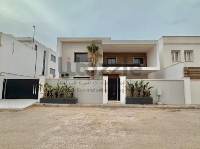 🏡 فيلا فاخرة للبيع في السراج موقع ممتاز