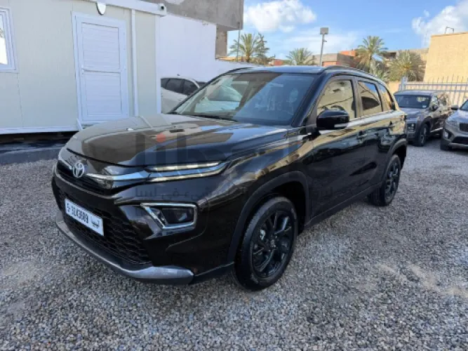 تايوتا اوربان 2024