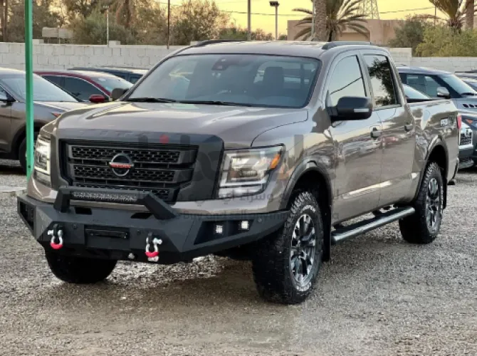 نيسان TITAN 2022
