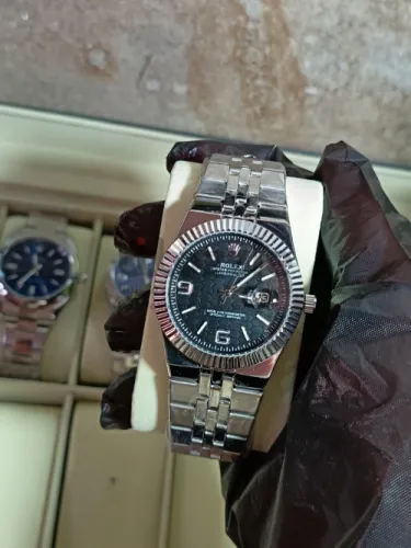 ساعات رولكس توماتك بسعر حرق باقي التفاصيل في الوصف