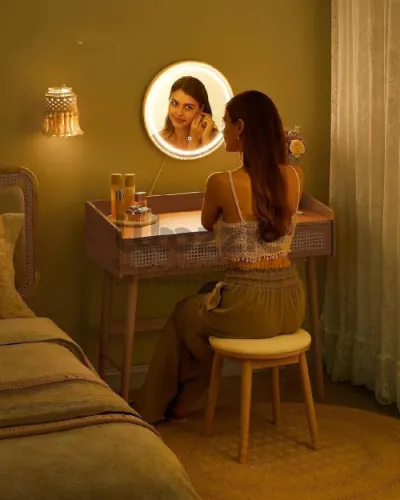 زيانة خشب 🪵🪾 مع مرأة بإضاءة LED