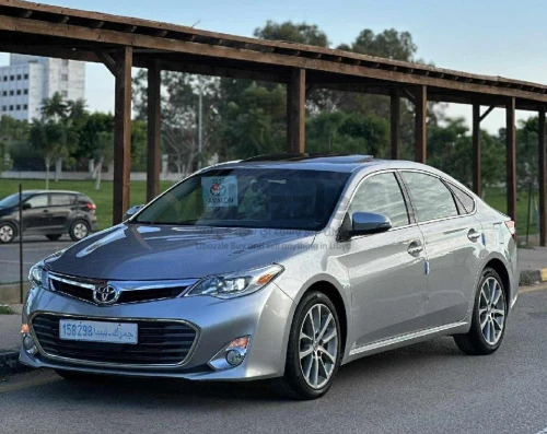 تويوتا افالون 2016