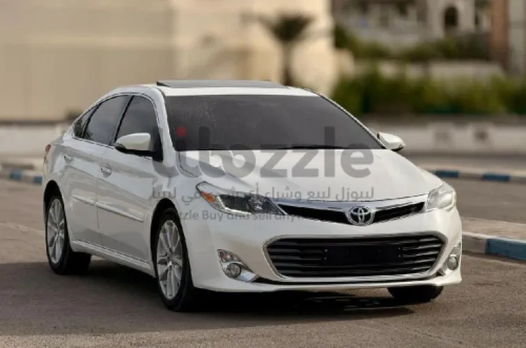 تايوتا افالون 2015