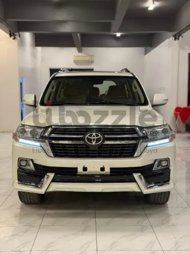 تويوتا لاندكروزر 2021