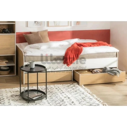 سرير Fumo2 FM11. يتميز بتصميم عصري وعملي
