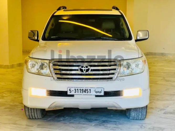 تويوتا لاندكروزر 2010