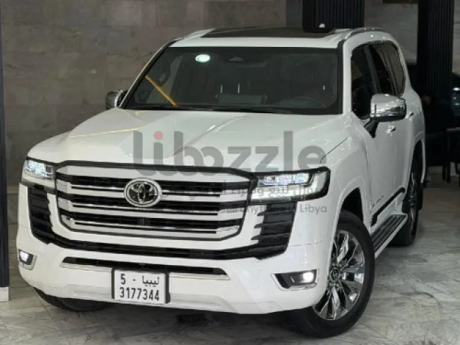 تويوتا لاندكروزر VXR 2025