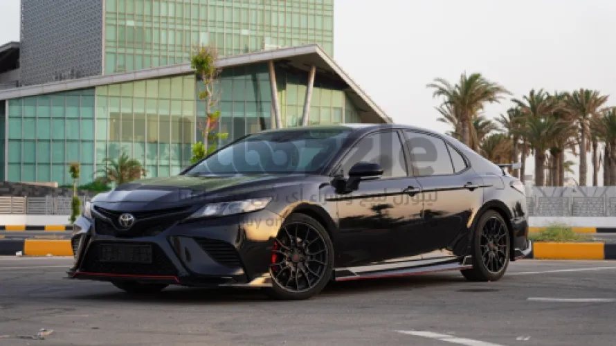 تيوتا كامري TRD
