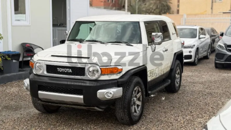 تايوتا FJ 2012