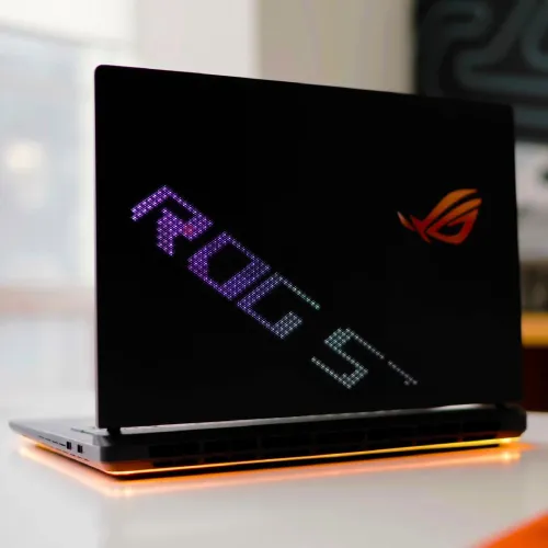 اسطورة الساحة وسيد الأداء الاستثنائي أتي الآن