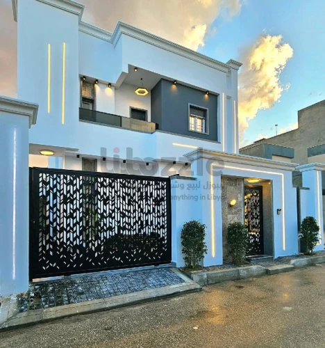 فيلات من طابقين خليجي بحوض السباحة تشطيب 2025🔥