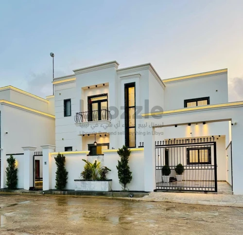 فيلا من طابقين بتصميم VIP وتشطيب مودرن فاخر