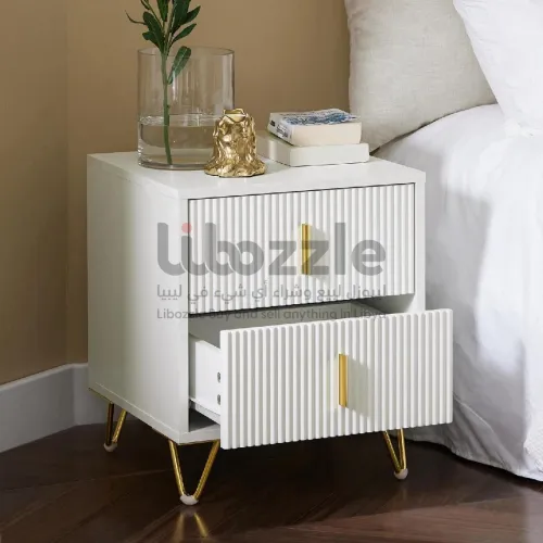 كميدوني ياتي باللون الأبيض و المقابض الذهبية