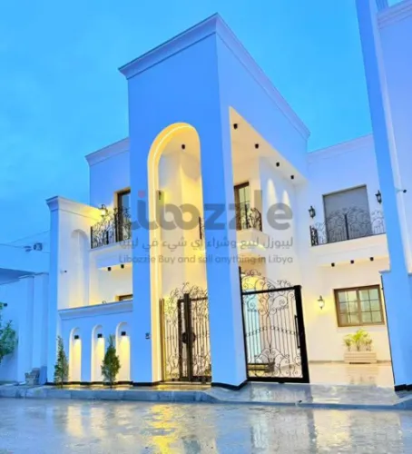 فيلا من طابقين نظام خليجي تشطيب وتصميم فاخر جدا 20