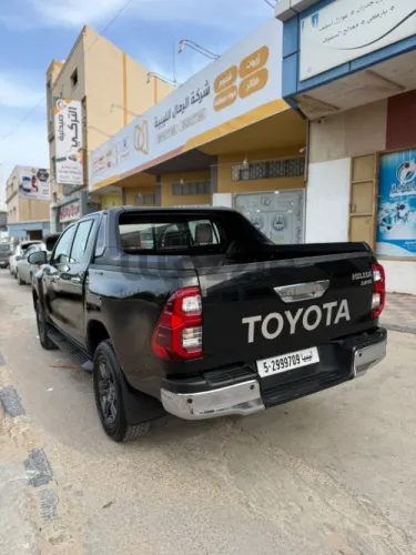 تيوتا هايلوكس 2021