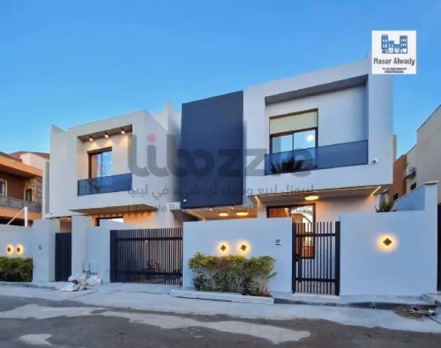 ڤيلا   دورين وملحق  بحوض سباحة داخلي تصميم وتشطيب👌