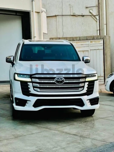 تويوتا لاندكروزر VXR 2022