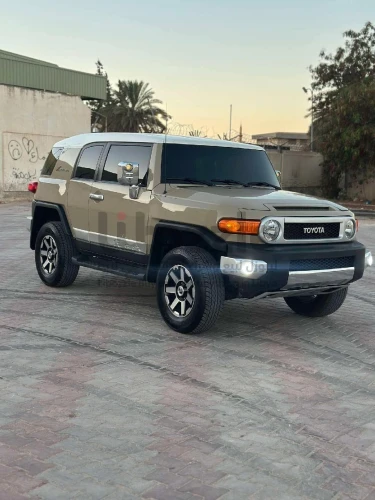 تويوتا FJ 2012