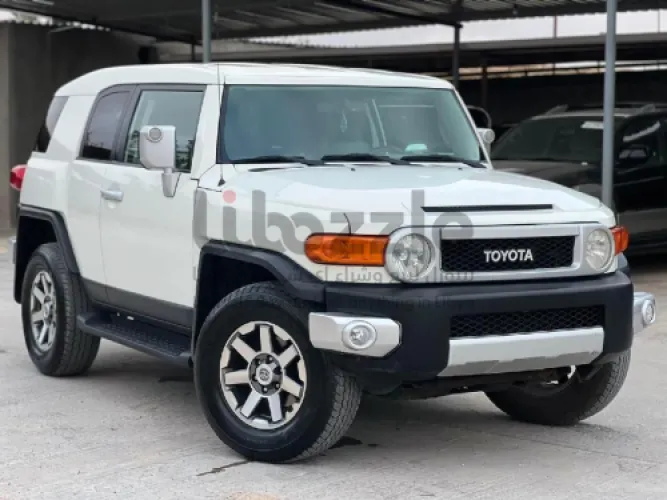 تويوتا FJ 2011