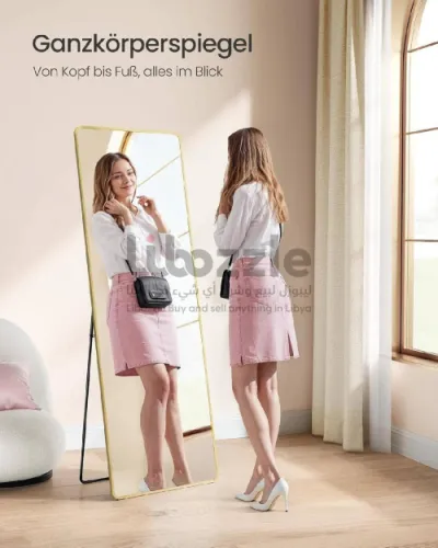 مرأة مع إطار ذهبي 💛