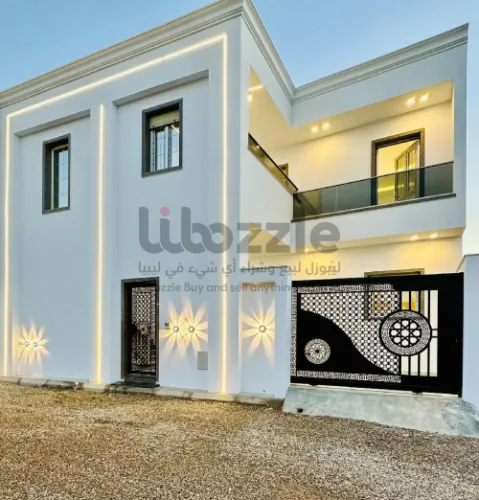 فيلا  من طابقين مفصولات  تشطيب ممتاز