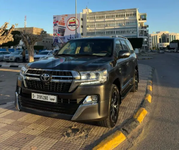 تويوتا لاندكروزر
