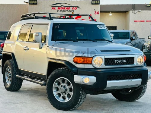 تويوتا FJ 2008