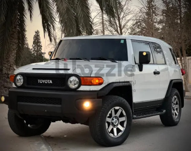 تويوتا FJ 2012