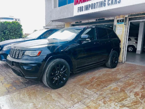 جيب grand cherokee 2020