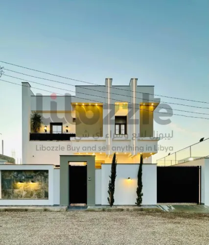 فيلا من طابقين مفصولات فصل حقيقي