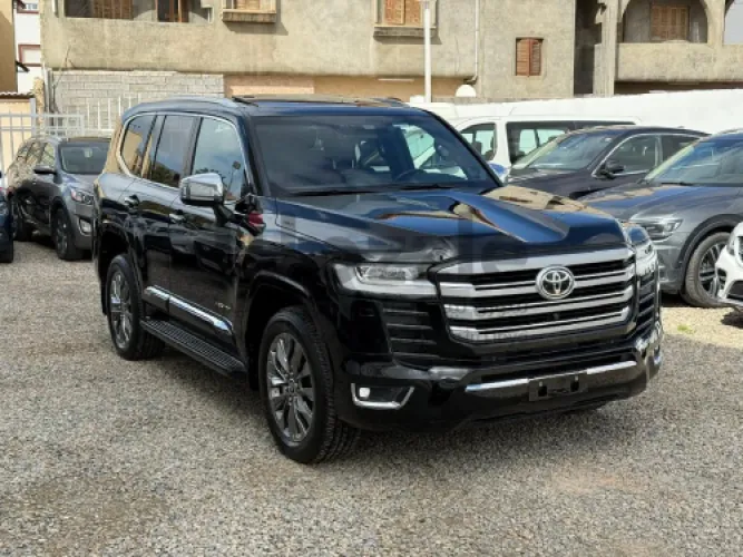 تايوتا لاندكروزر 2024 VXR