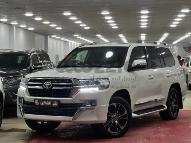 تايوتا لاندكروزر