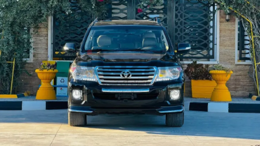 تايوتا لاندكروزر