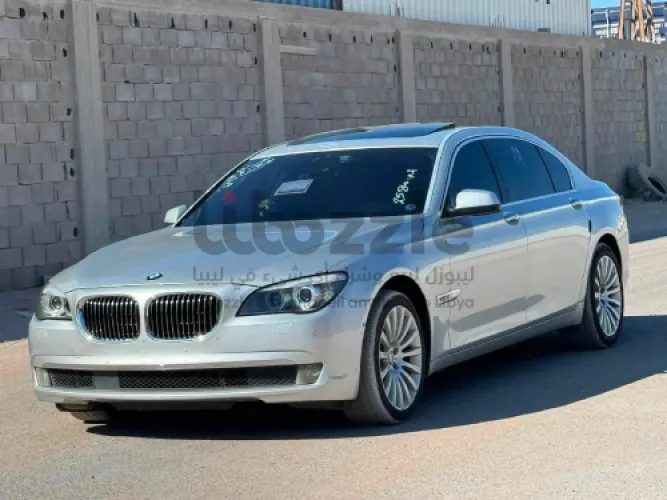بي ام دبليو 740i