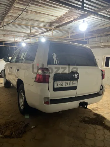 تيوتا لاند كروزر 2012