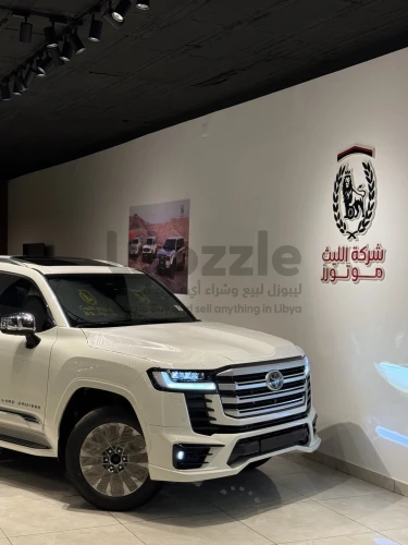 تويوتا لاندكروزر VXR 2025