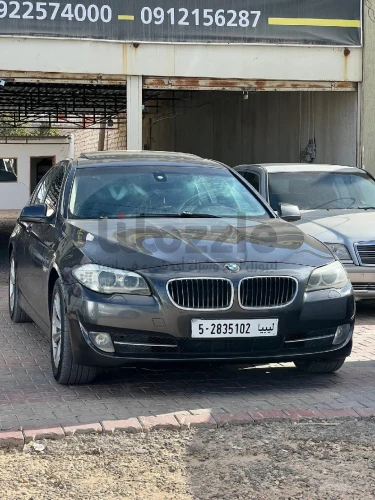 بي ام دبليو 528 2011