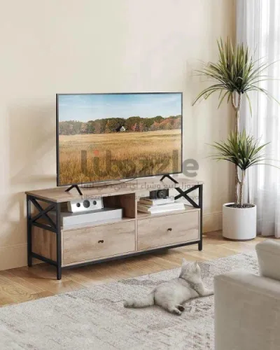 طاولة TV بتصميم كلاسيكي 🤎