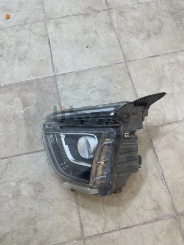 فنار كريتا يسار جديد من سيارة الدار