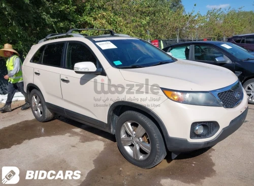 سورينتو للبيع فالبحر فل ومحرك35 عادي وايرباقات سلي