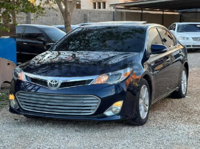 تويوتا افالون 2014